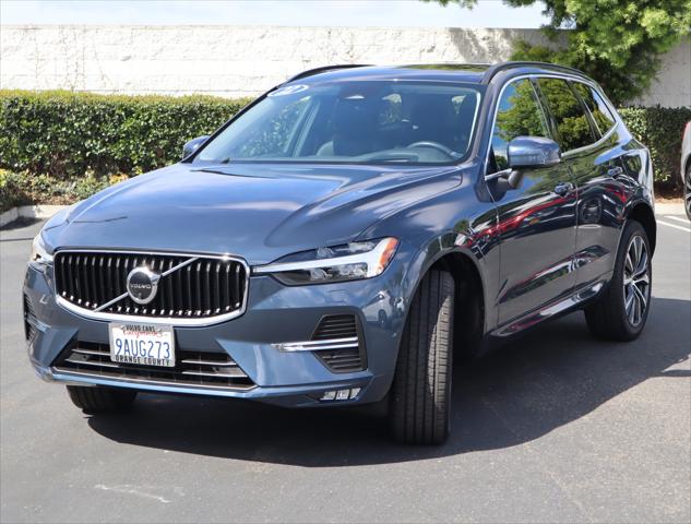 2022 Volvo XC60 B5 Momentum