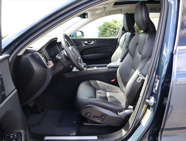 2022 Volvo XC60 B5 Momentum
