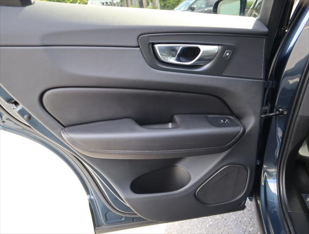 2022 Volvo XC60 B5 Momentum