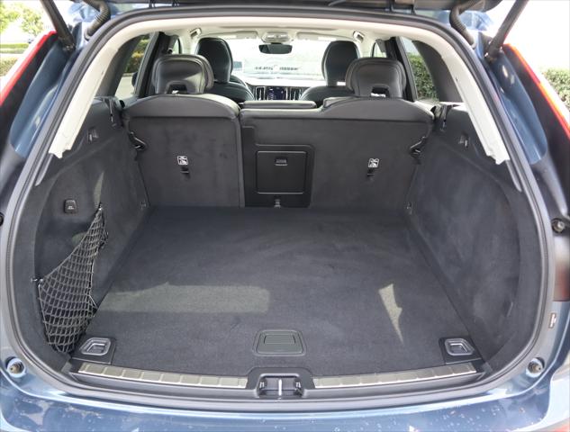 2022 Volvo XC60 B5 Momentum