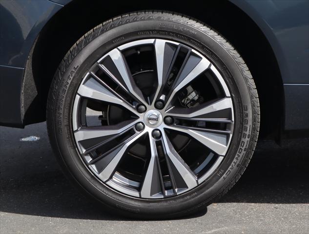 2022 Volvo XC60 B5 Momentum