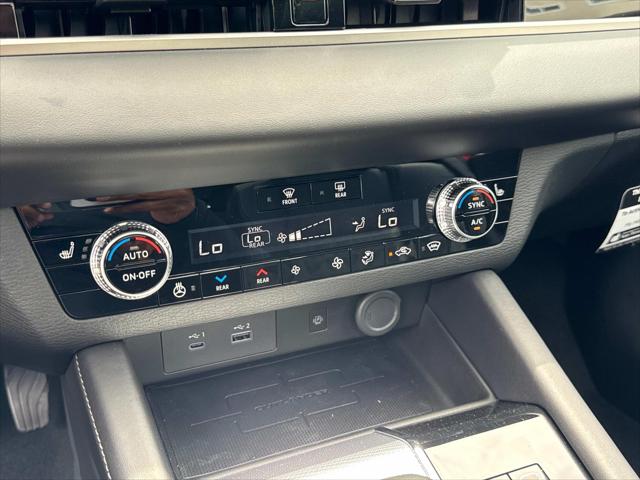 2025 Mitsubishi Outlander PHEV SEL S-AWC