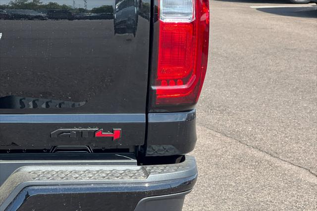 2025 GMC Canyon 4WD AT4