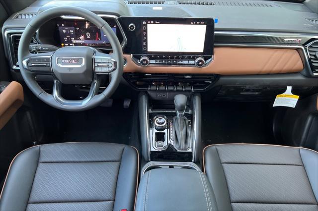 2025 GMC Canyon 4WD AT4