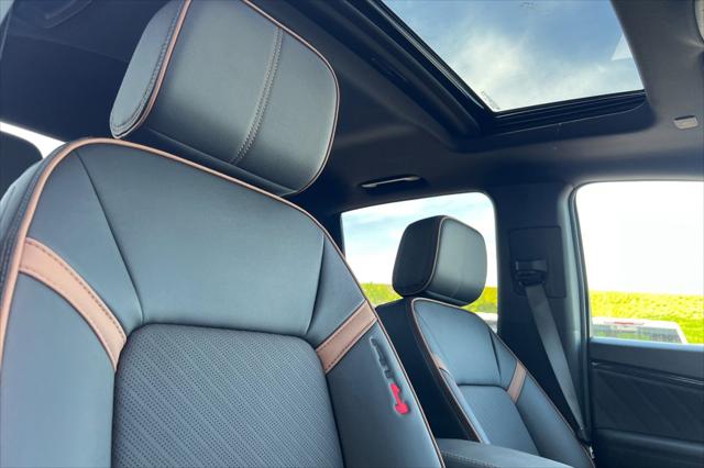 2025 GMC Canyon 4WD AT4