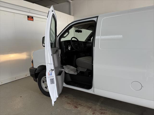 2025 Chevrolet Express Cargo Van RWD 3500 Regular Wheelbase WT