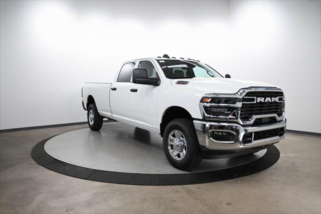 2025 RAM Ram 3500 RAM 3500 TRADESMAN CREW CAB 4X4 8 BOX