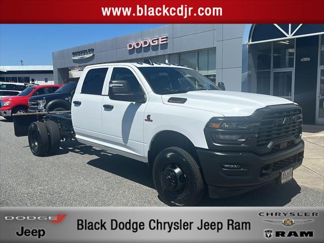 2025 RAM Ram 3500 Chassis Cab RAM 3500 TRADESMAN CREW CAB CHASSIS 4X4 60 CA
