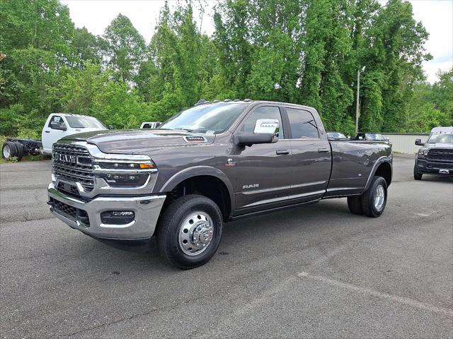 2025 RAM Ram 3500 RAM 3500 LIMITED CREW CAB 4X4 8 BOX