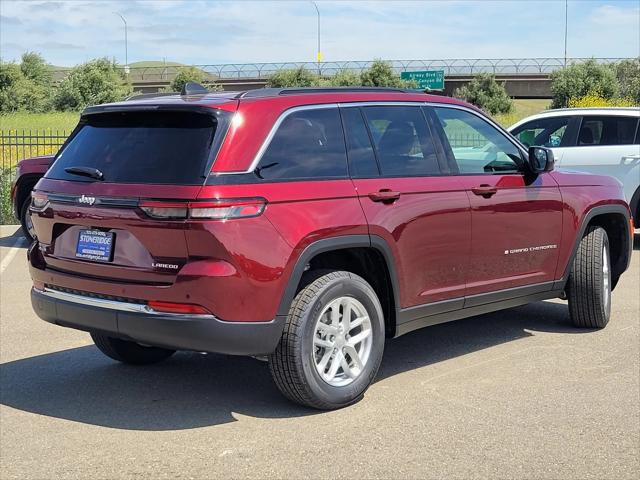 2025 Jeep Grand Cherokee GRAND CHEROKEE LAREDO X 4X4