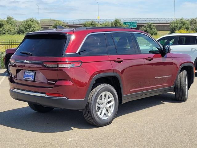 2025 Jeep Grand Cherokee GRAND CHEROKEE LAREDO X 4X4