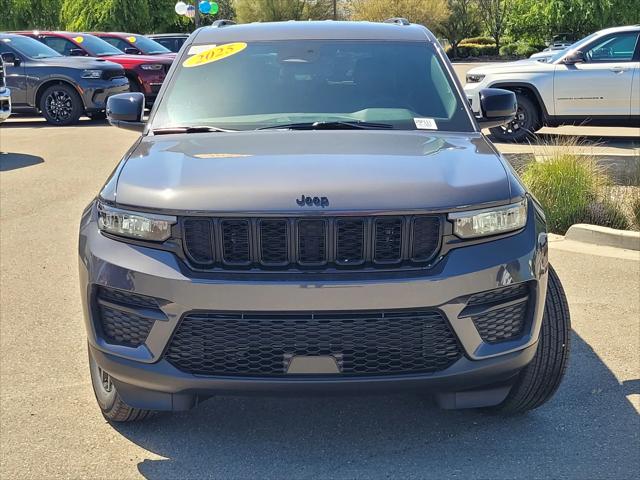 2025 Jeep Grand Cherokee GRAND CHEROKEE ALTITUDE 4X4