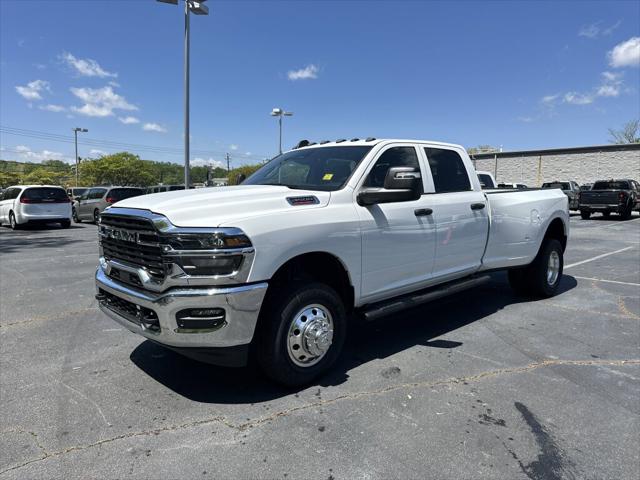 2025 RAM Ram 3500 RAM 3500 TRADESMAN CREW CAB 4X4 8 BOX