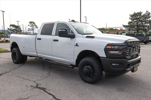 2025 RAM Ram 3500 RAM 3500 TRADESMAN CREW CAB 4X4 8 BOX
