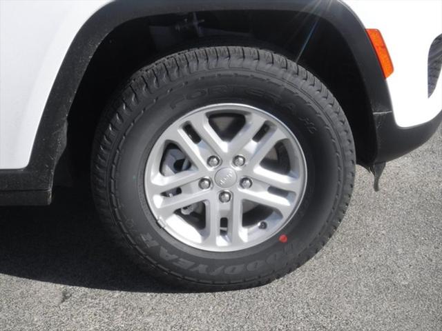 2025 Jeep Grand Cherokee GRAND CHEROKEE LAREDO 4X4