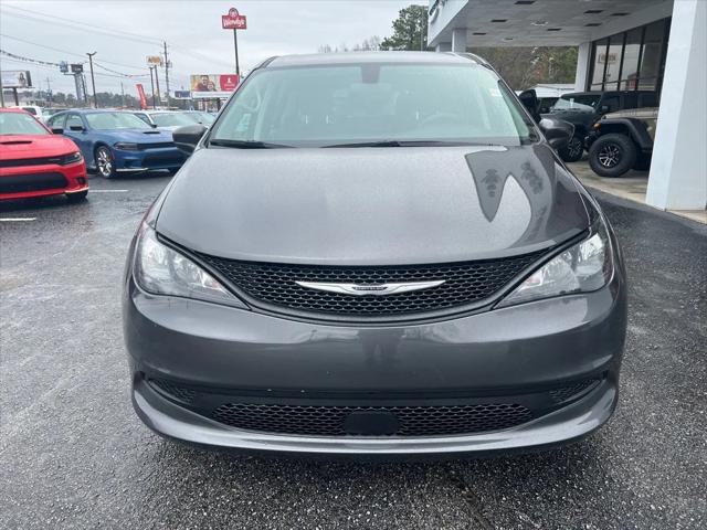 2021 Chrysler Voyager L