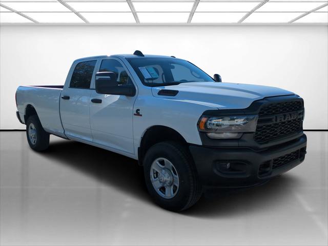 2023 RAM 3500 Tradesman Crew Cab 4x4 8 Box