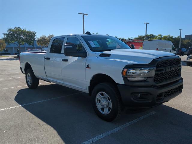 2023 RAM 3500 Tradesman Crew Cab 4x4 8 Box