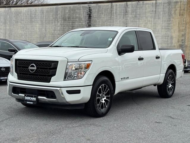 2023 Nissan TITAN Crew Cab SV 4x2