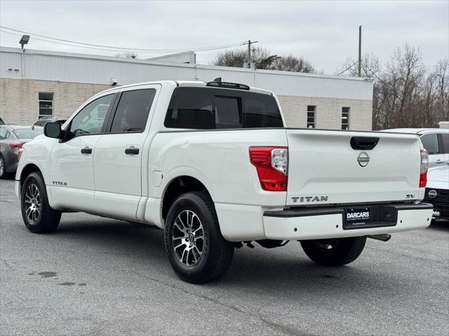 2023 Nissan TITAN Crew Cab SV 4x2