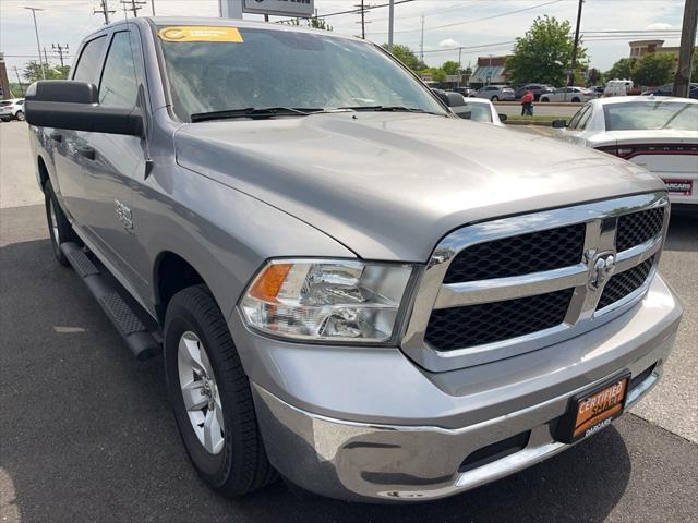2022 RAM 1500 Classic SLT Crew Cab 4x4 57 Box