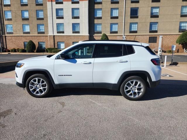 2024 Jeep Compass Latitude Lux FWD