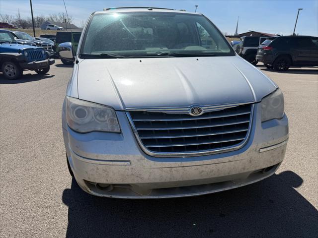 2008 Chrysler Town and Country Limited