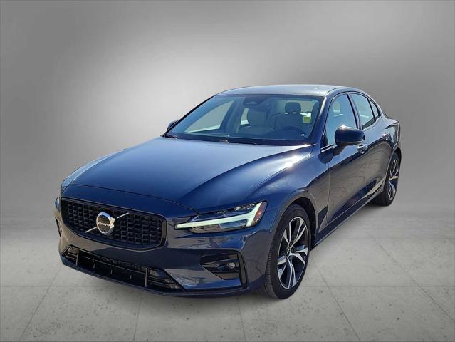 2024 Volvo S60 B5 Plus Dark Theme