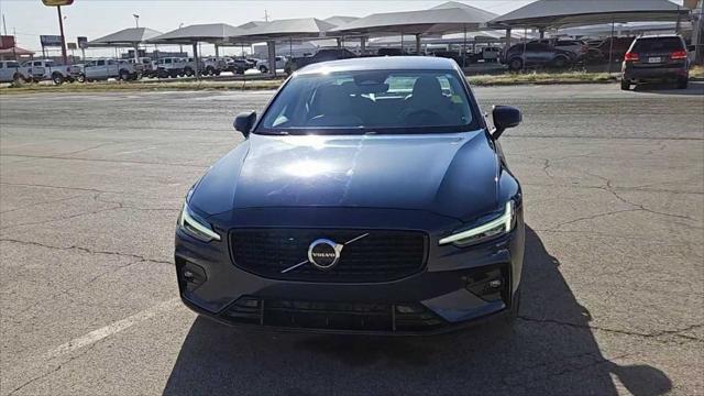 2024 Volvo S60 B5 Plus Dark Theme