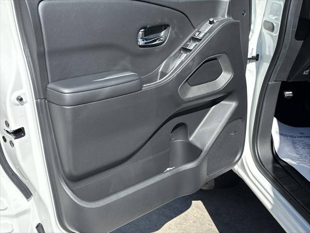 2025 Nissan Frontier Crew Cab SV 4x4