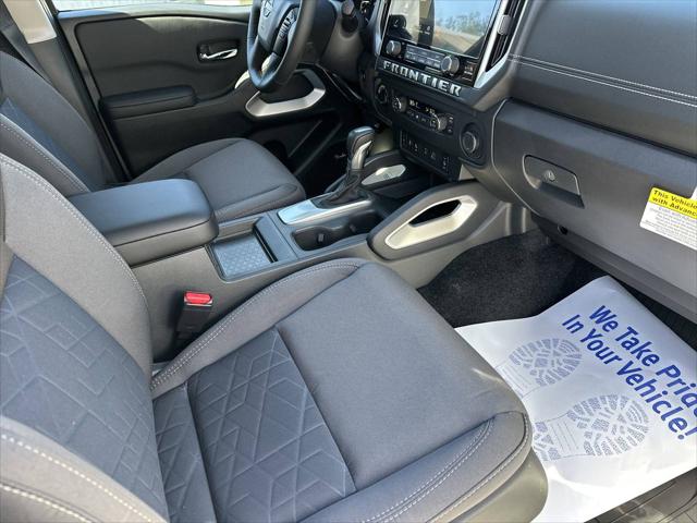 2025 Nissan Frontier Crew Cab SV 4x4