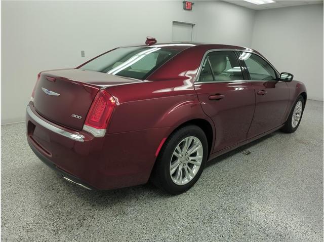 2019 Chrysler 300 Touring L