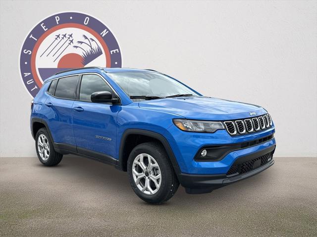 2025 Jeep Compass COMPASS LATITUDE 4X4