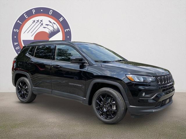 2025 Jeep Compass COMPASS LATITUDE 4X4