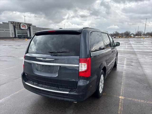 Used 2014 Chrysler Town & Country For Sale in Waterford Twp, MI