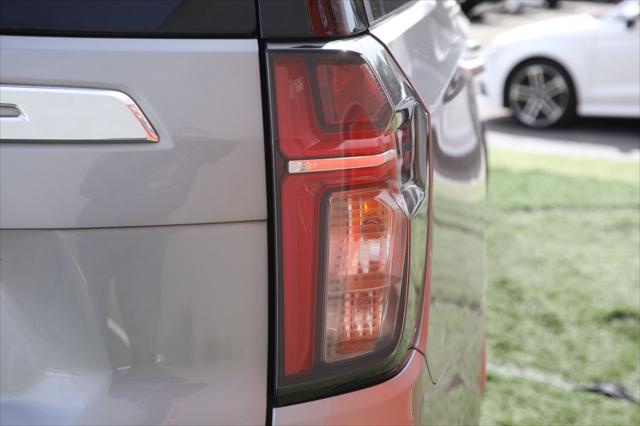 2023 Chevrolet Suburban 2WD LT