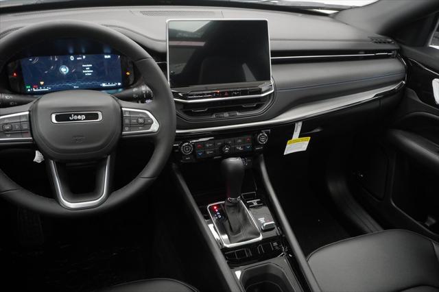 2025 Jeep Compass COMPASS LIMITED 4X4