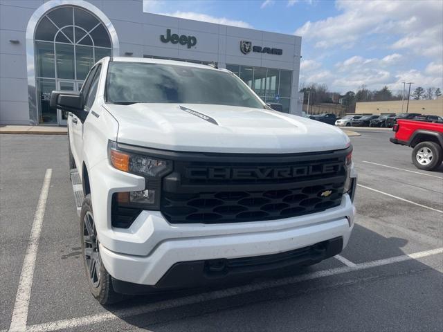 2023 Chevrolet Silverado 1500 4WD Crew Cab Short Bed Custom