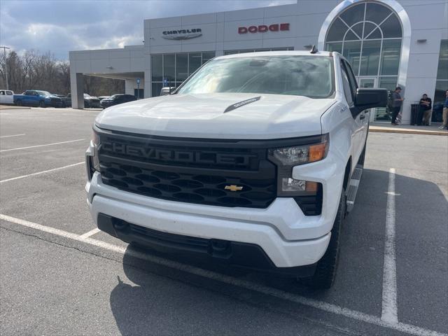 2023 Chevrolet Silverado 1500 4WD Crew Cab Short Bed Custom