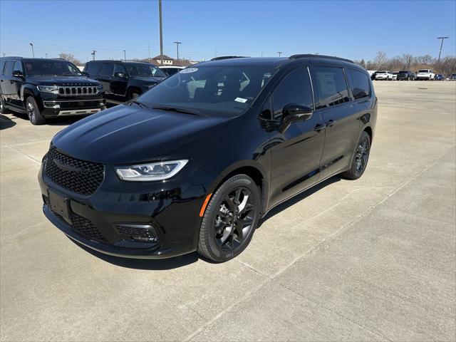 2025 Chrysler Pacifica PACIFICA LIMITED