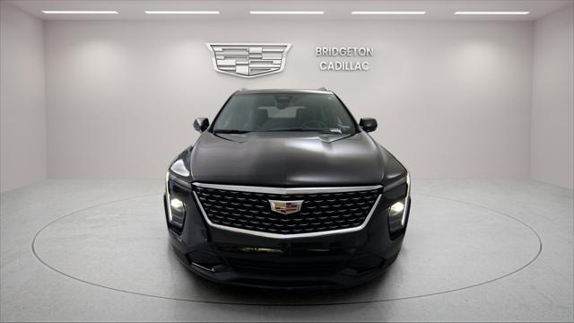 2024 Cadillac XT4 FWD Premium Luxury