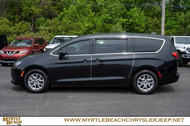 2022 Chrysler Voyager LX