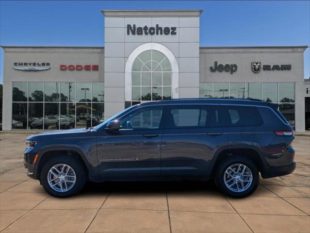 2023 Jeep Grand Cherokee L Laredo 4x4