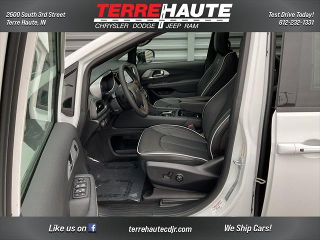 2025 Chrysler Pacifica PACIFICA LIMITED