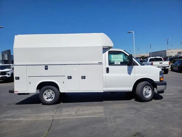 2024 Chevrolet Express Cutaway Work Van