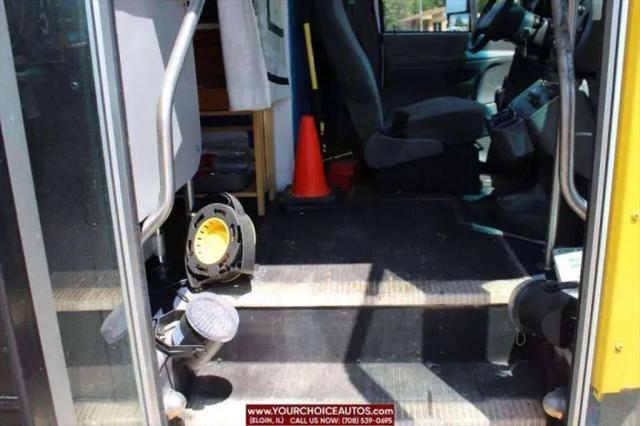2006 Ford E-450 Cutaway Commercial Van