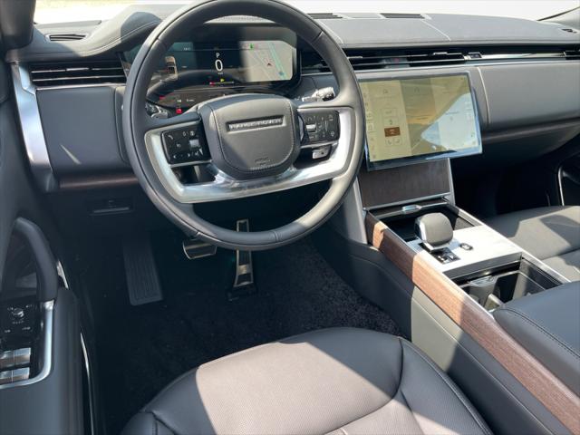 2025 Land Rover Range Rover P530 SE