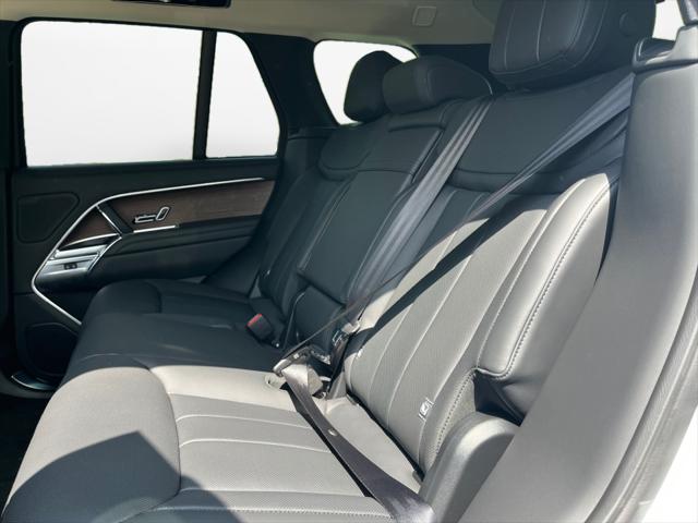 2025 Land Rover Range Rover P530 SE