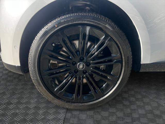 2025 Land Rover Range Rover P530 SE