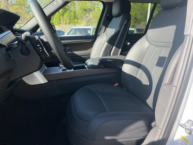 2025 Land Rover Range Rover P530 SE